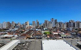 1011 VISTA PRAIA MAR - 500 m da praia da Tupi - comércio ao lado, posto de conveniência 24H, WI FI e ESTACIONAMENTO gratuito, Mercado e serviço Lavanderia Lava e Seca (pago) dentro do condomínio